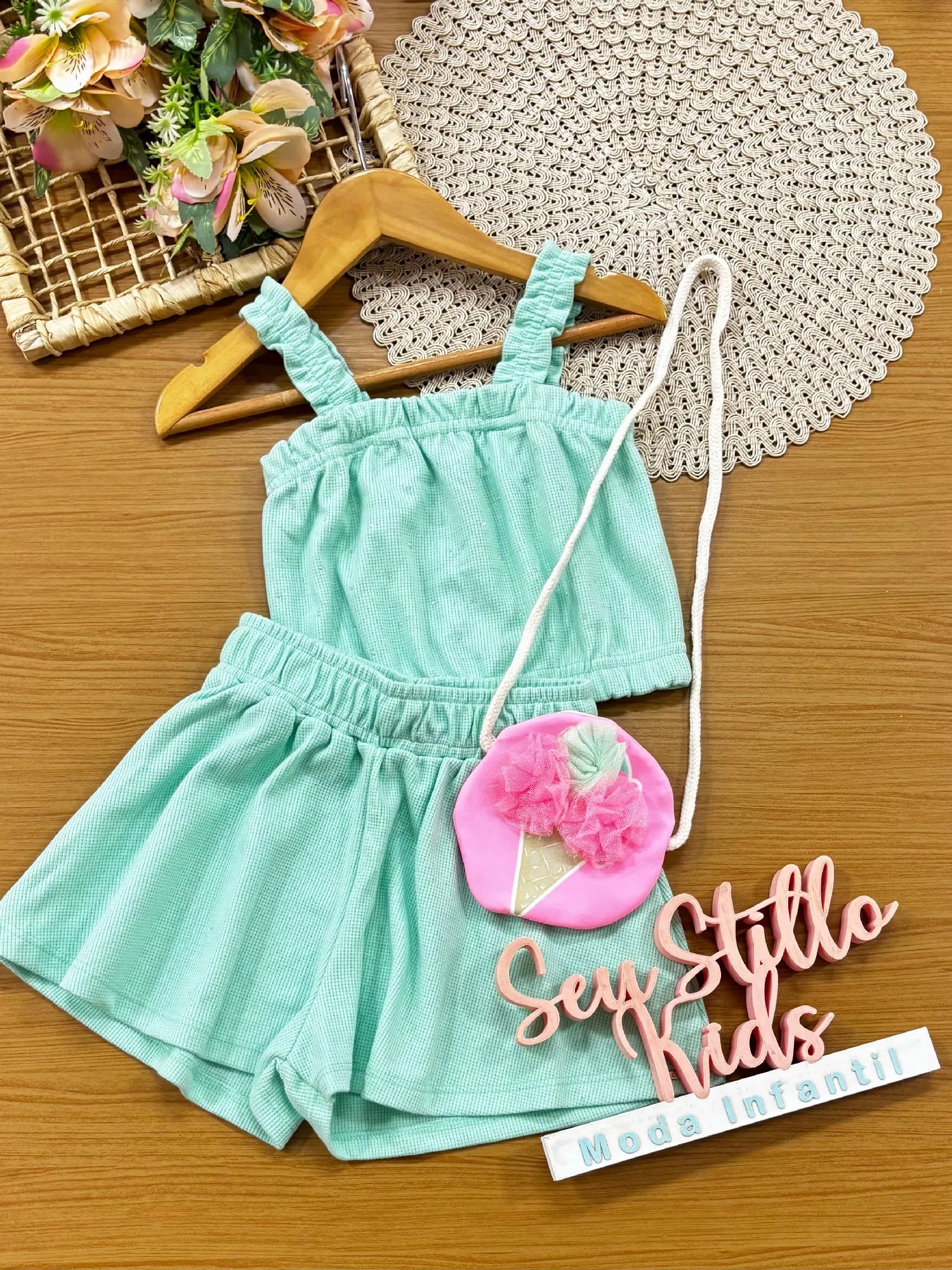 Conjunto Infantil Menina Cinti com Shorts e Blusa Verde Strass