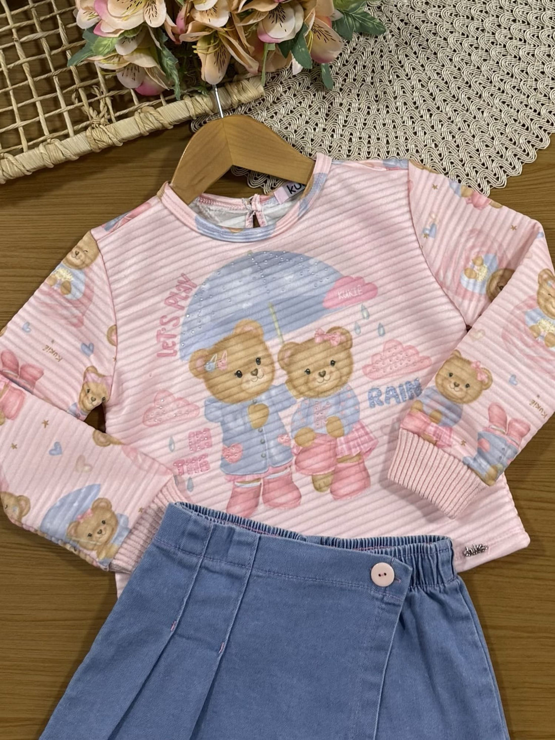 Conjunto Infantil Kukiê Inverno com Shorts Saia Jeans e Blusa Manga Longa Rosa Ursinhas