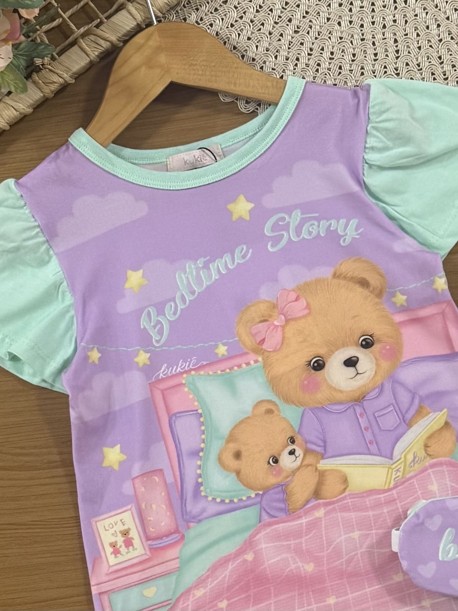 Camisola Infantil Kukiê Verão Colorida Hora de Dormir com Tapa Olhos
