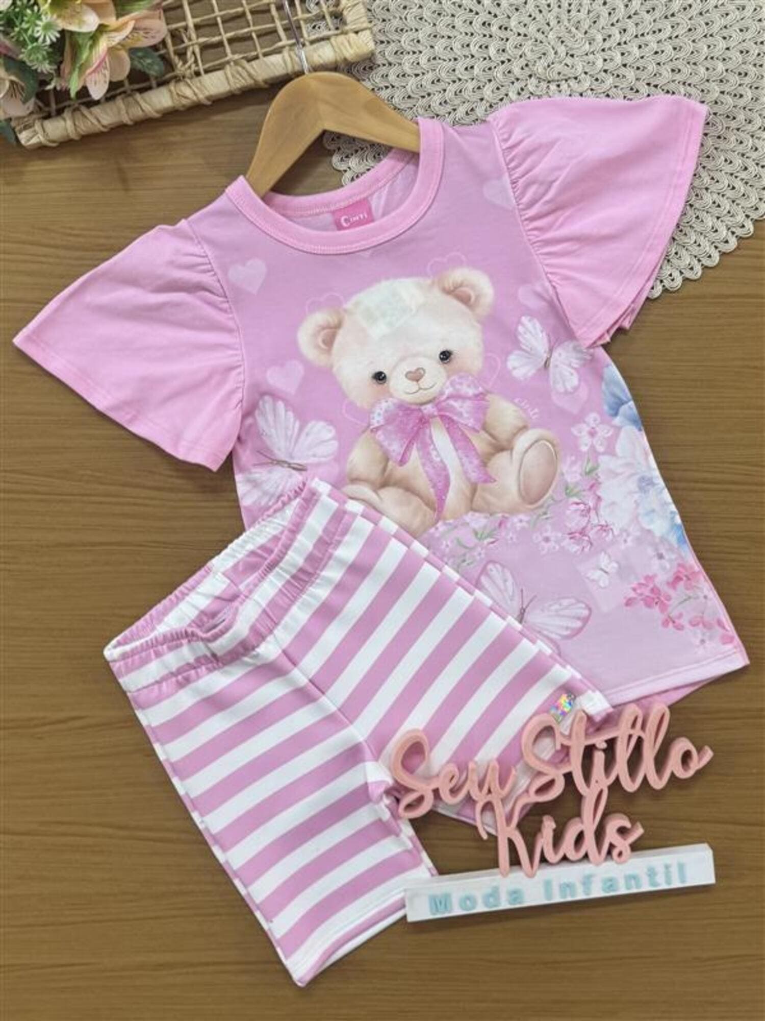 Conjunto Infantil Cinti Verão com Shorts Ciclista Listrado e Blusa Rosa Ursinha Floral