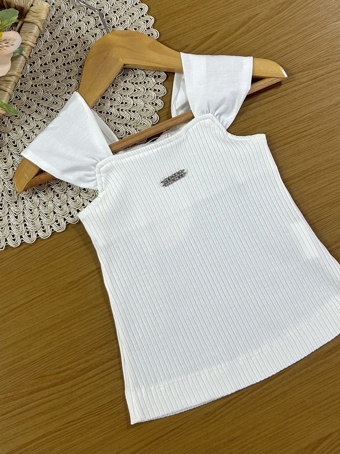 Conjunto Infantil Animê Verão com Shorts Saia Rosa e Blusa Branca com Laço