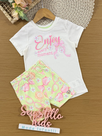 Conjunto Infantil Cinti Verão com Shorts Ciclista Verde e Blusa Branca Enjoy