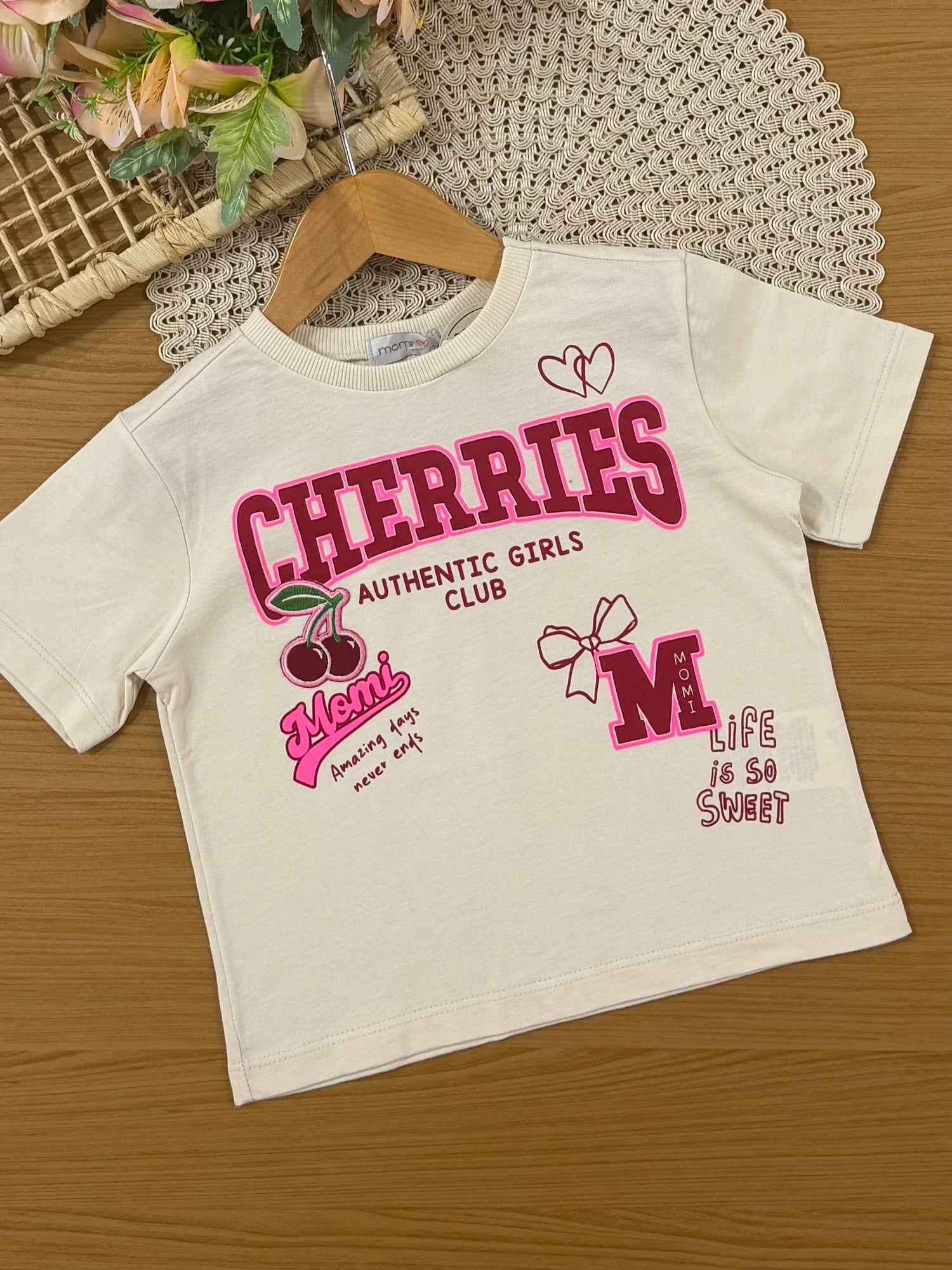 Conjunto Infantil Momi Inverno com Saia  Balonê Vermelha e Blusa Manga Curta Cherries