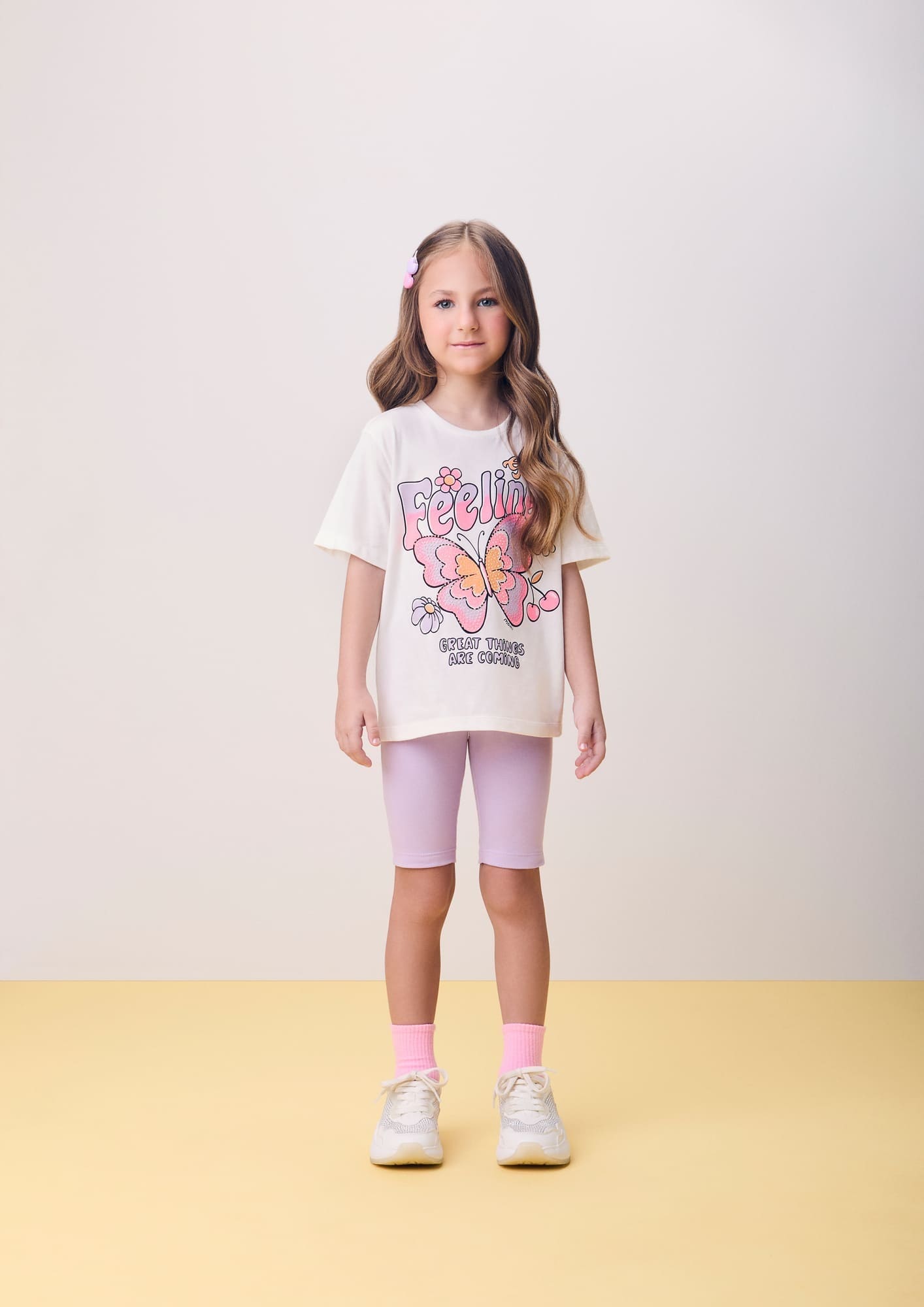 Conjunto Infantil Momi Verão com Shorts Ciclista Lilás e Blusa Branca Borboleta