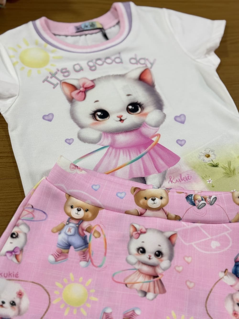 Conjunto Infantil Kukie Verão Shorts Saia e Blusa Gatinha