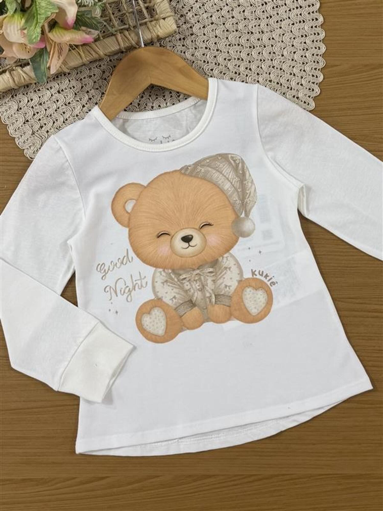 Pijama Infantil Kukiê Inverno com Calça Bege e Blusa Branca Ursinho