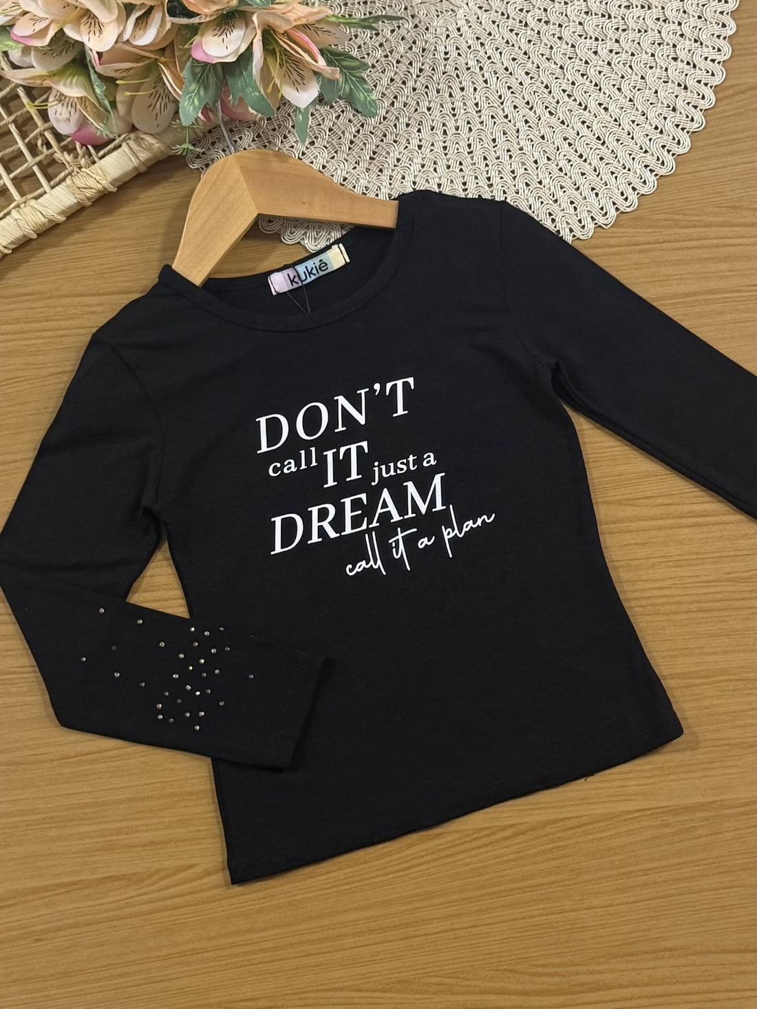 Conjunto Infantil Kukiê Inverno com  Shorts Saia Xadrez e Blusa Manga Longa Preta