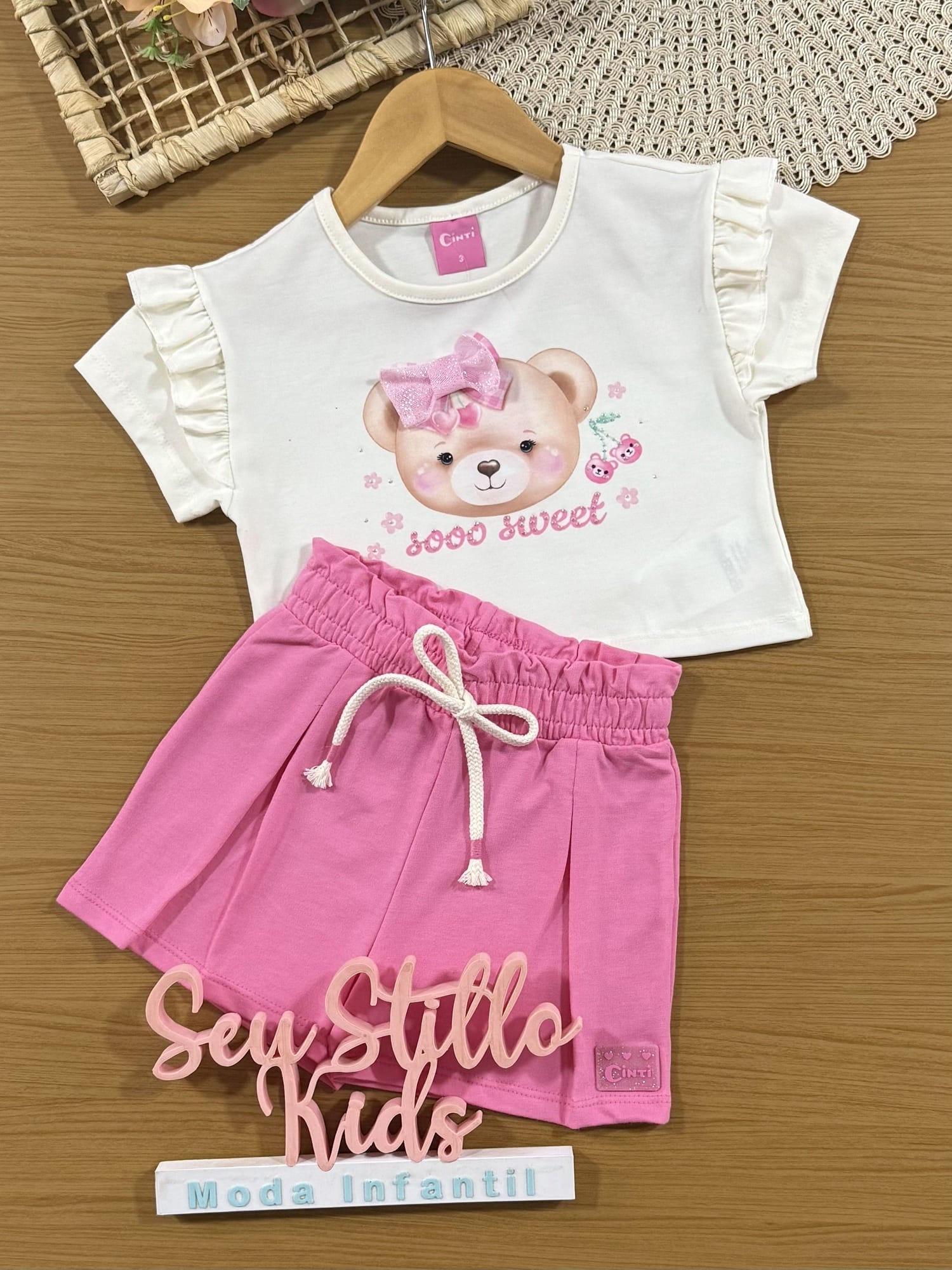 Conjunto Infantil Cinti Verão com Shorts Rosa e Blusa Branca Ursinha Cereja
