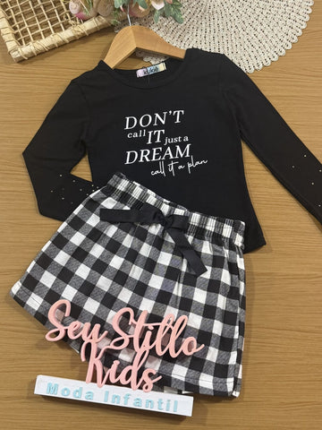 Conjunto Infantil Kukiê Inverno com  Shorts Saia Xadrez e Blusa Manga Longa Preta