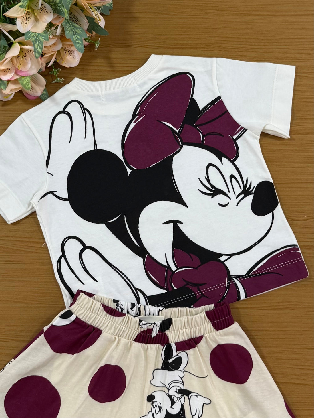 Conjunto Infantil Animê com Saia e Blusa Branca Minnie Disney