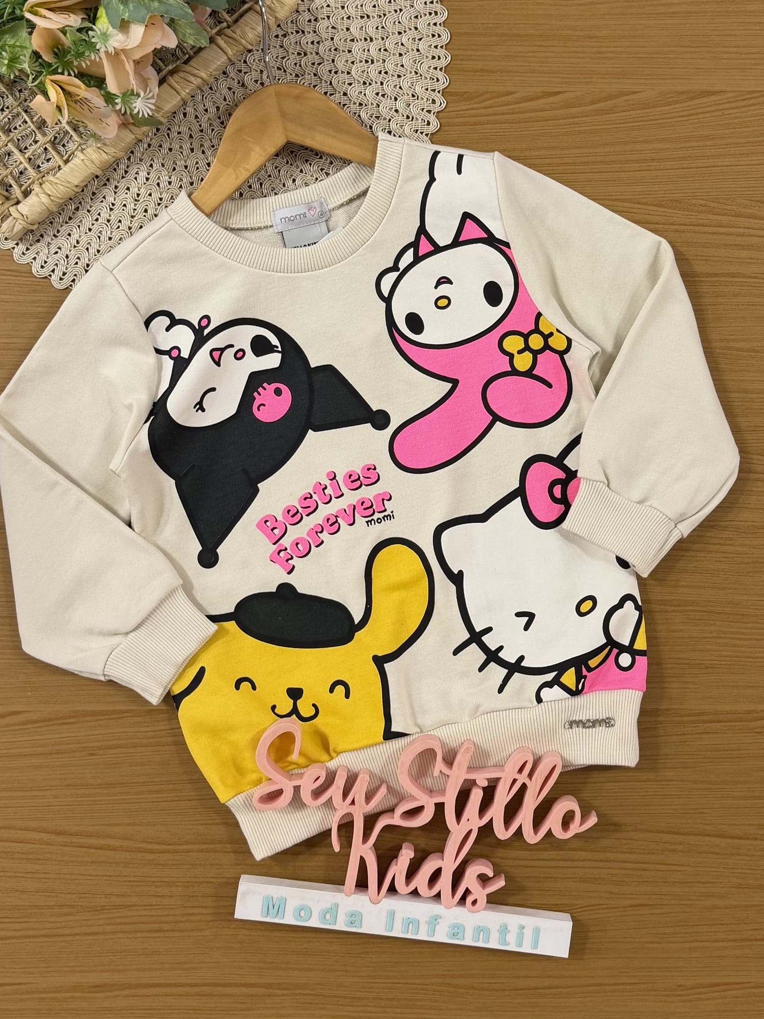 Conjunto Infantil Momi Inverno com Calça Leggin Preta e Moletom sem Flanela Hello Kity Besties