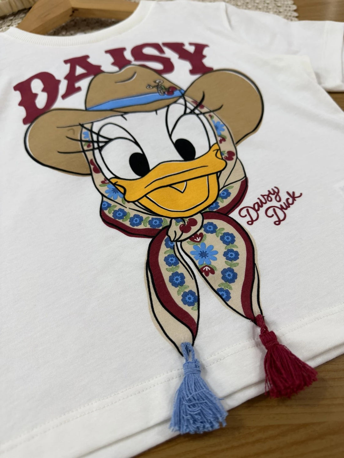 Blusa Infantil Momi Inverno Manga Curta Branca Daisy Duck Cowgirl