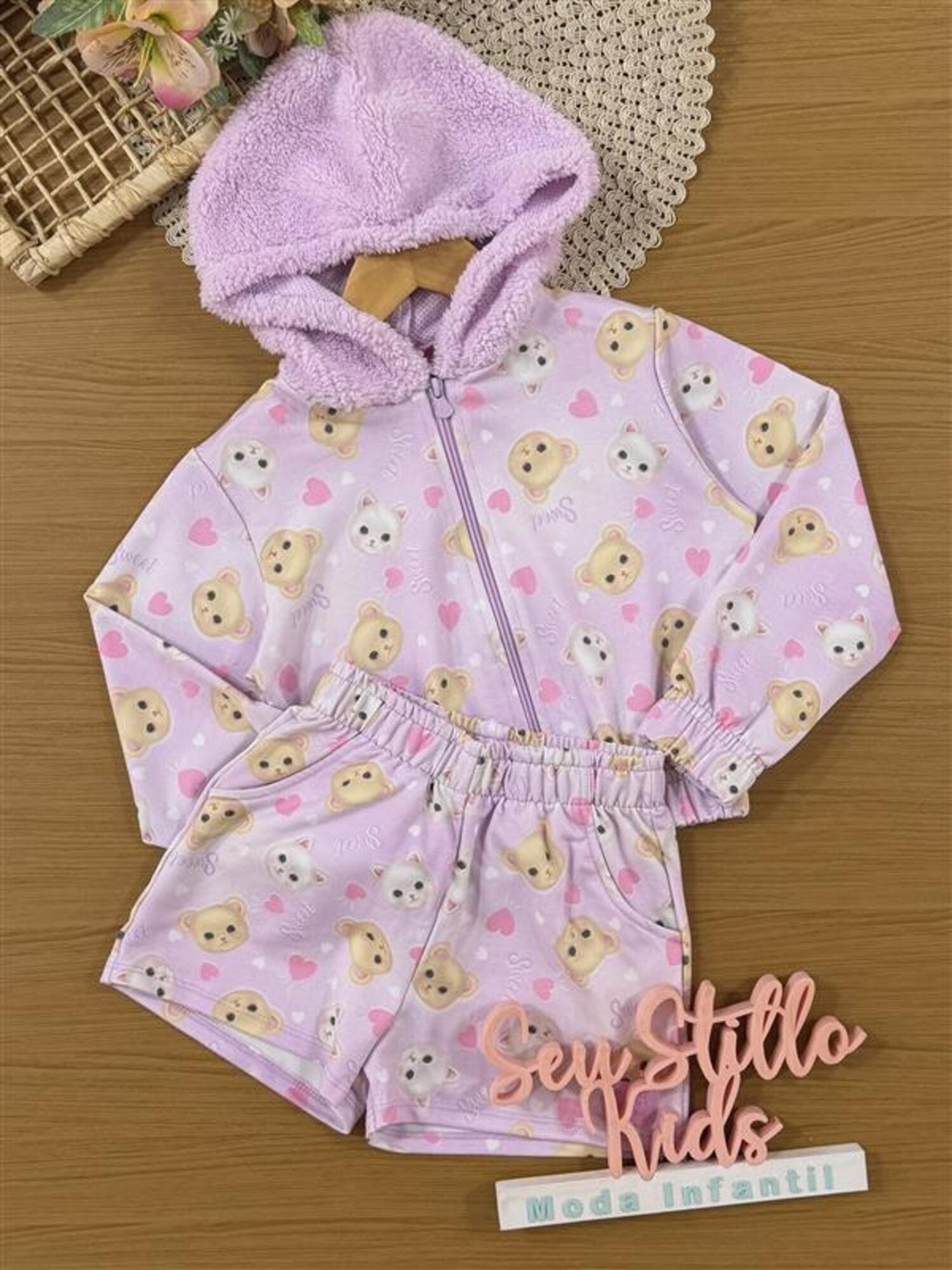 Conjunto Infantil Cinti Inverno com Shorts e Jaqueta Lilás Bichinhos Sweet