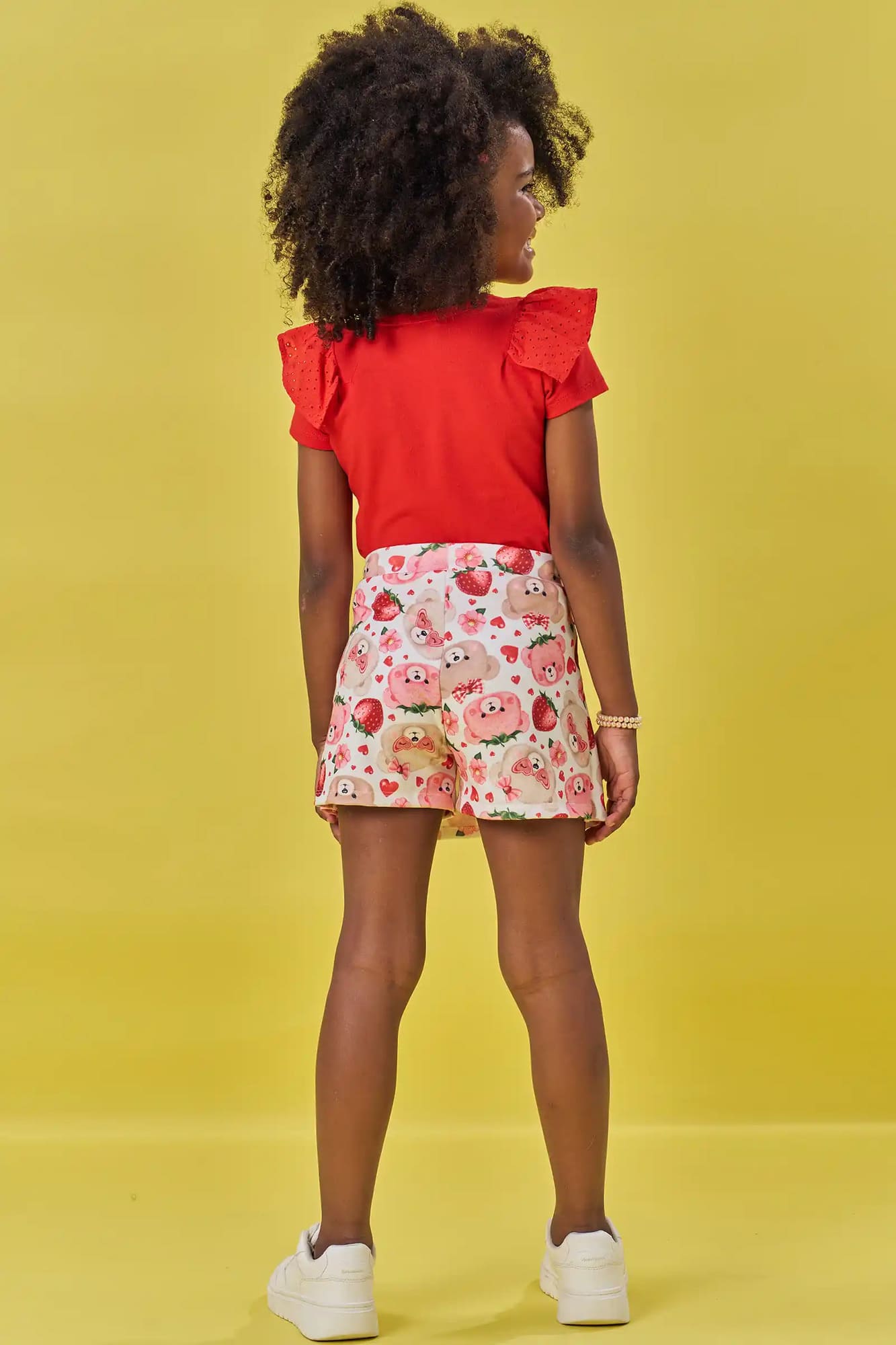 Conjunto Infantil Kukiê Verão com Shorts Saia Branco e Blusa Vermelha Moranguinho