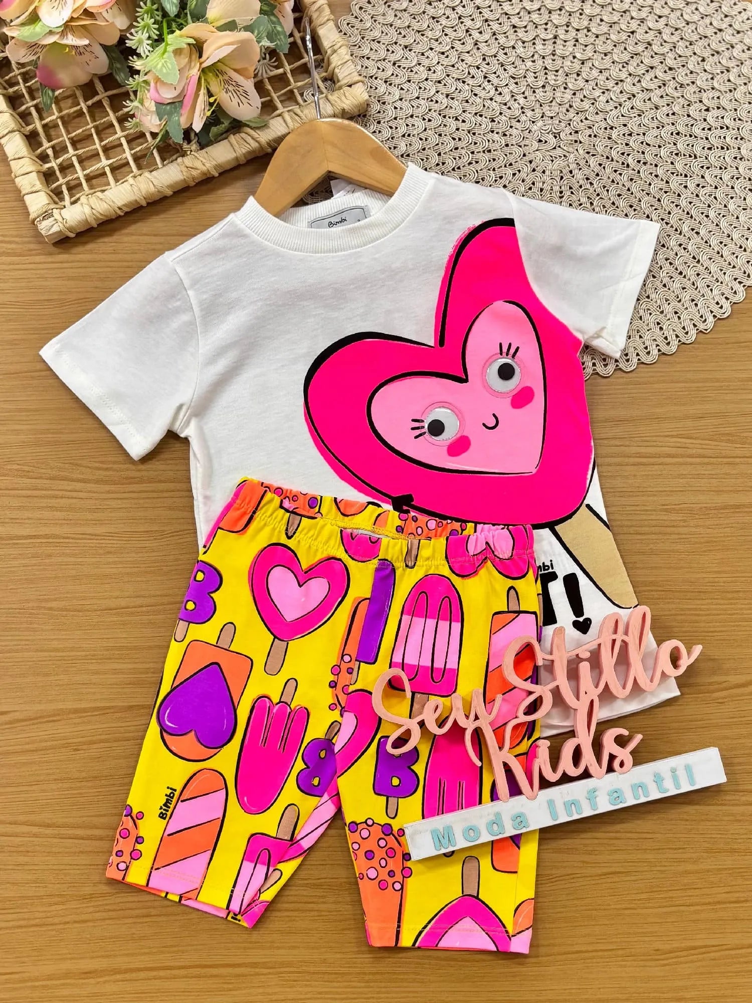 Conjunto Infantil Menina Bimbi com Shorts Ciclista Amarelo e Blusa Branca Docinhos