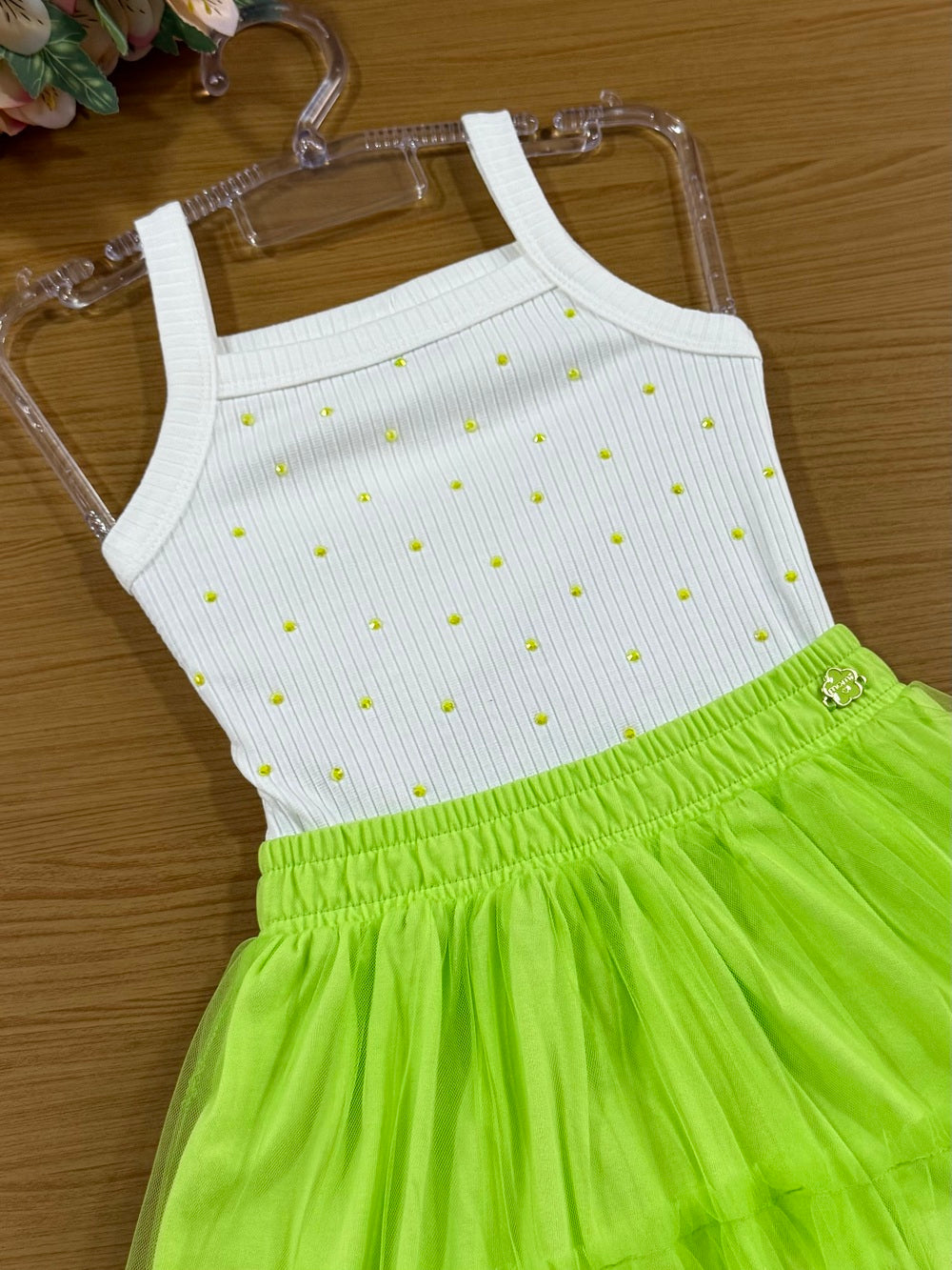 Conjunto Infantil Momi Verão Saia em Tule Verde e Blusa Canelada Com Brilho