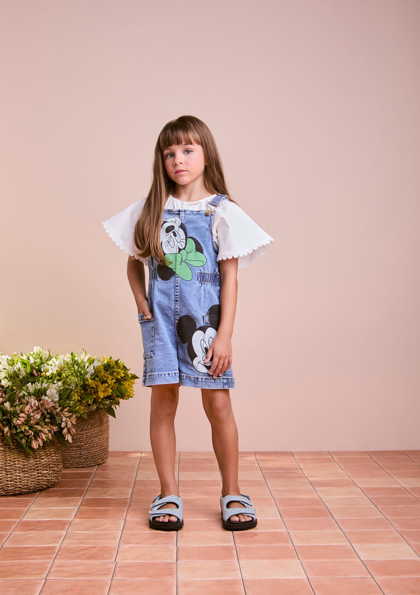Jardineira Infantil Animê Verão Jeans Minnie e Mickey Disney