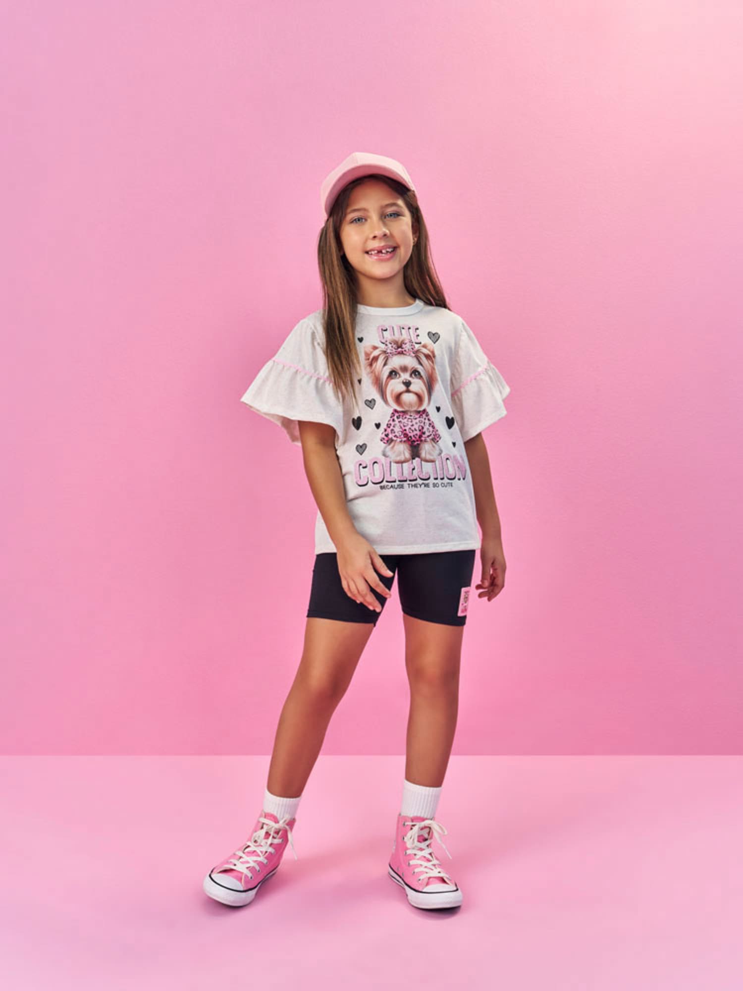 Conjunto Infantil Cinti Verão com Shorts Ciclista Preto e Blusa Off White Cachorrinha
