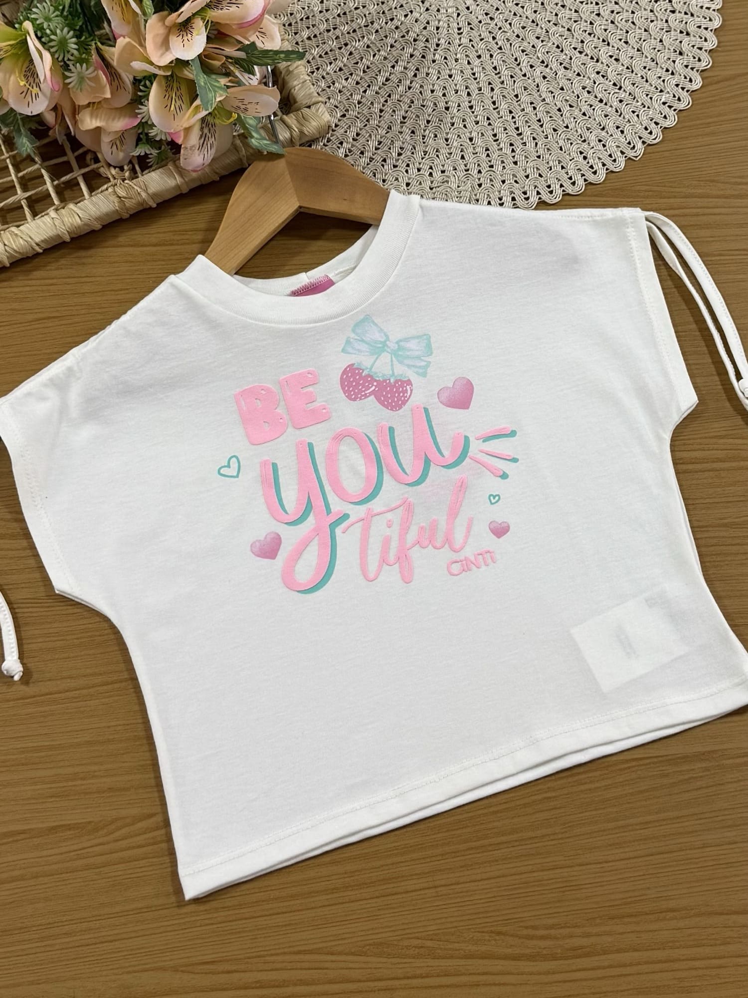 Conjunto Infantil Cinti Verão com Shorts Rosa e Blusa Branca Moranguinho
