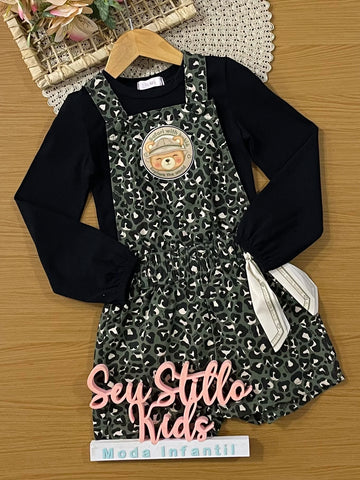 Jardineira Infantil Kukiê Inverno Verde Camuflada com Blusa Manga Longa