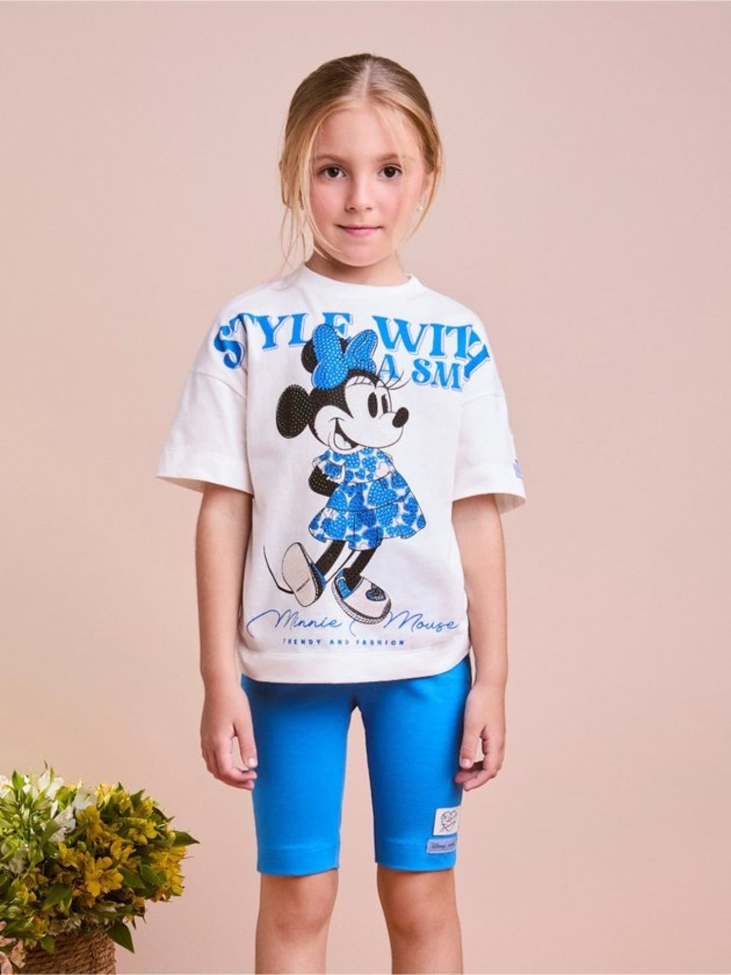Conjunto Infantil Animê com Shorts Azul e Blusa Branca Minnie Disney