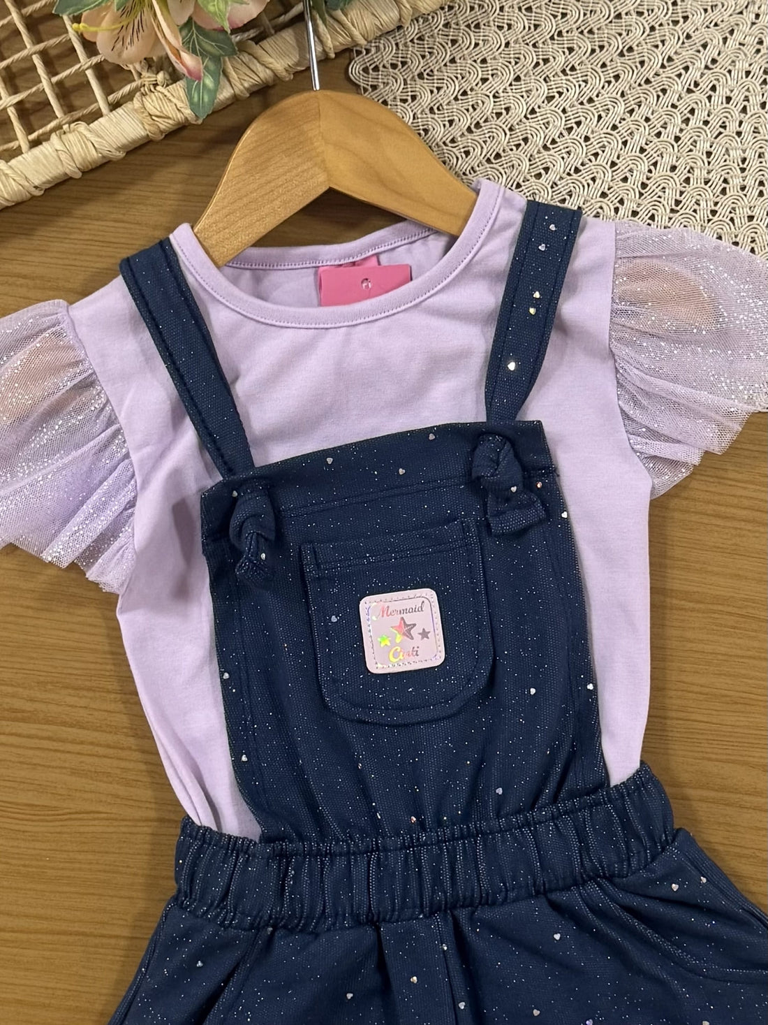 Jardineira Infantil Cinti Verão Azul com Blusa Lilás