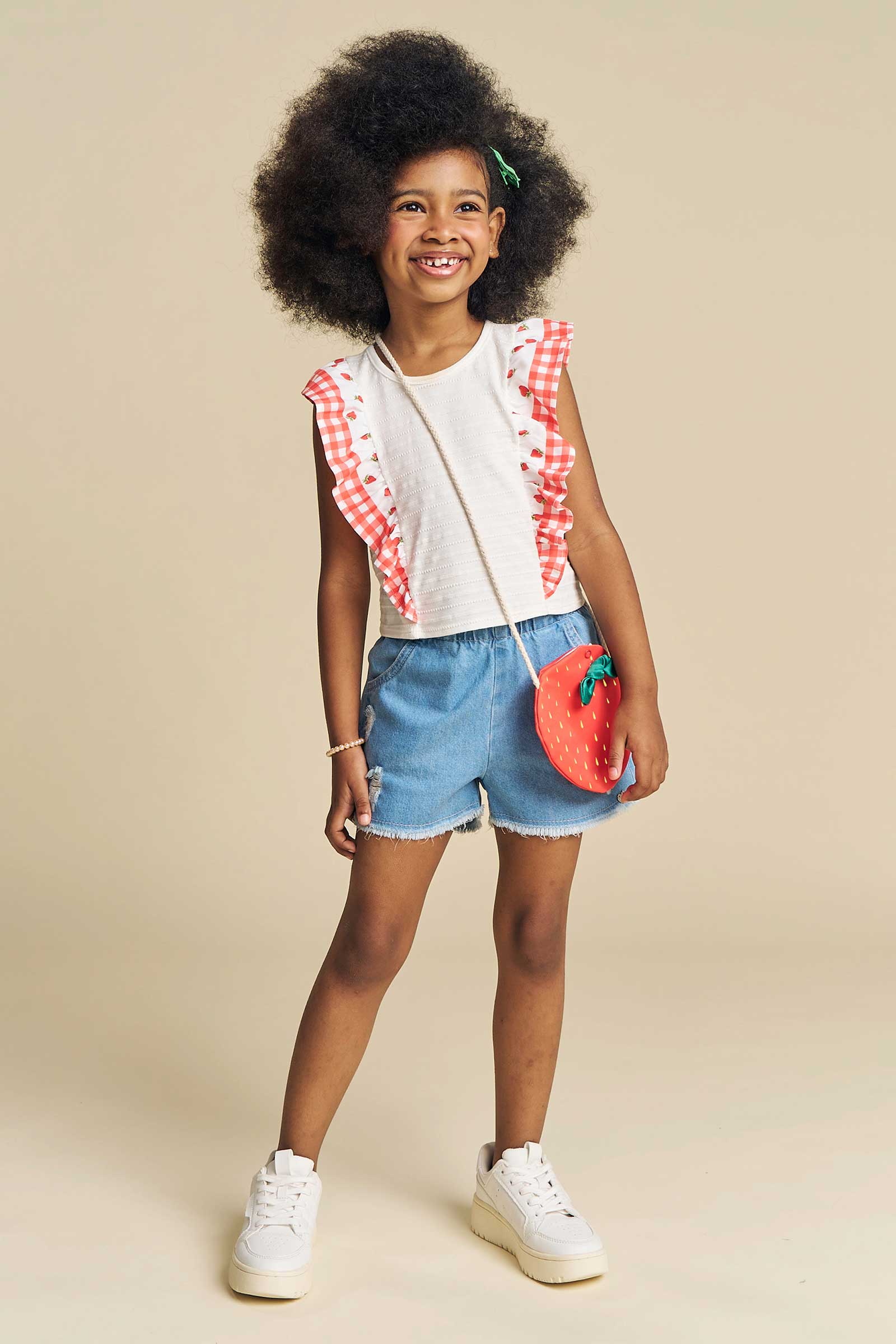 Conjunto Infantil Kukie Verão Shorts Jeans e Blusa Morango Com Bolsinha