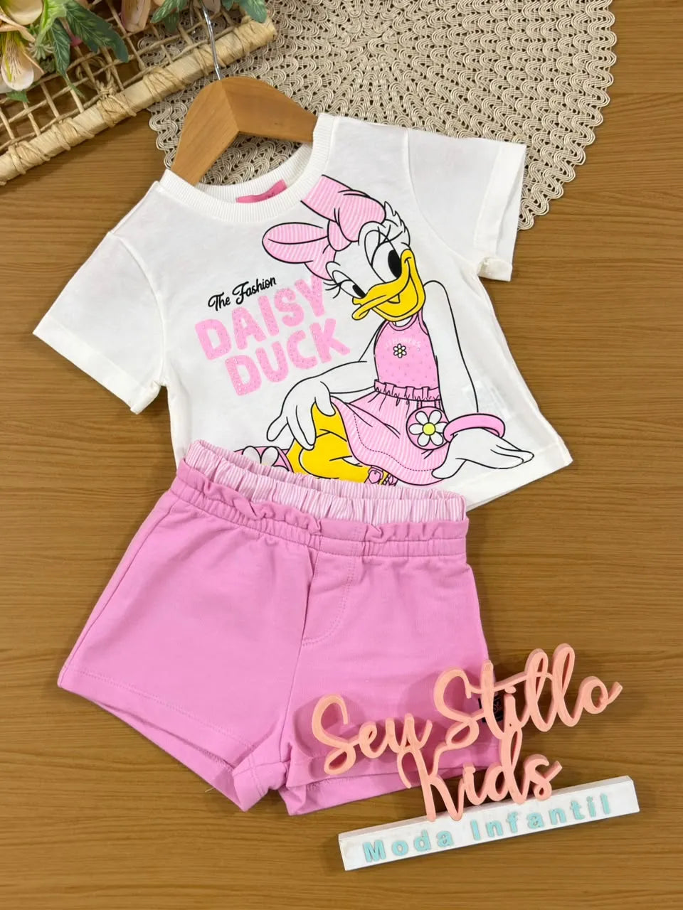Conjunto Infantil Momi Com Shorts Rosa e Blusa Daisy Strass Disney
