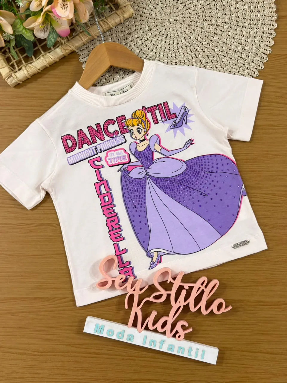 Blusa Infantil Menina Animê Off White Cinderela Anime Disney