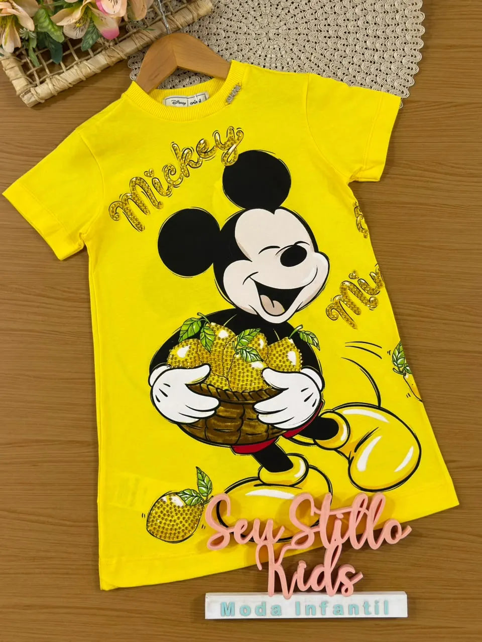Vestido Infantil Animê Amarelo Mickey e Minnie Limãozinho Strass Disney