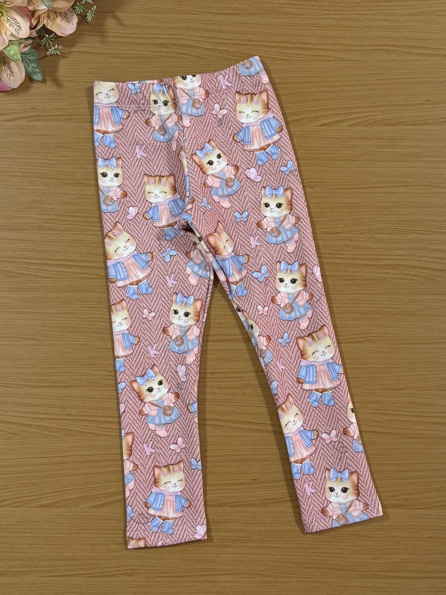 Conjunto Infantil Kukiê Inverno com Calça Legging e Casaco Off White Gatinhas