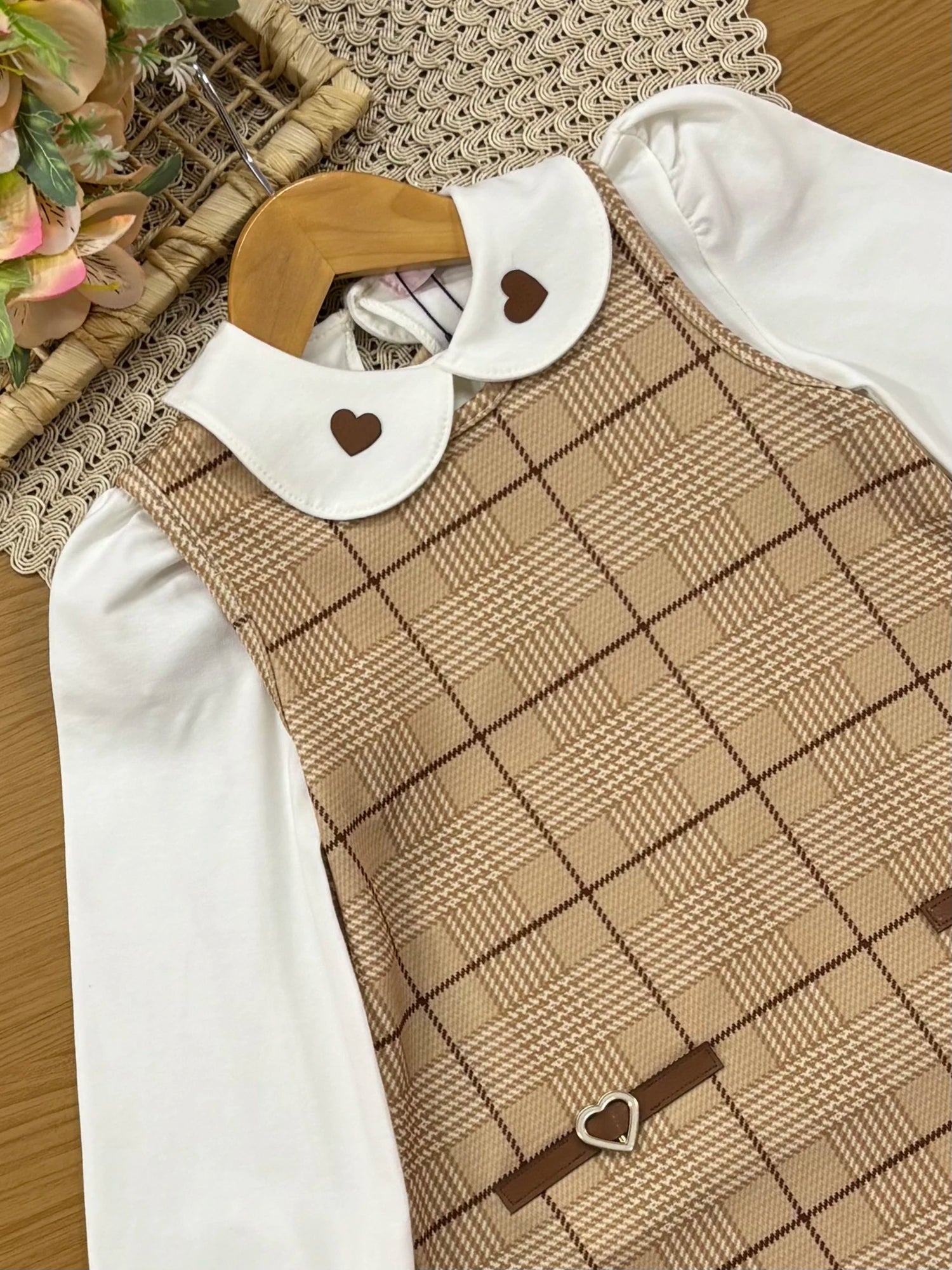Vestido Infantil Kukiê Inverno Bege com Blusa Manga Longa Coração