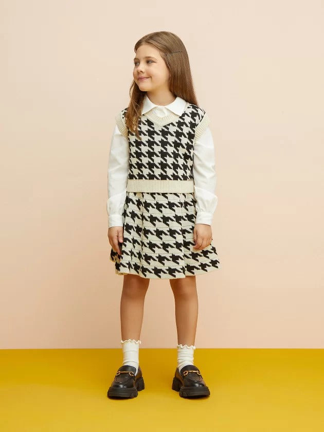 Conjunto Infantil Momi Inverno Com Saia Em Tricot  e Blusa Preta Com Bege