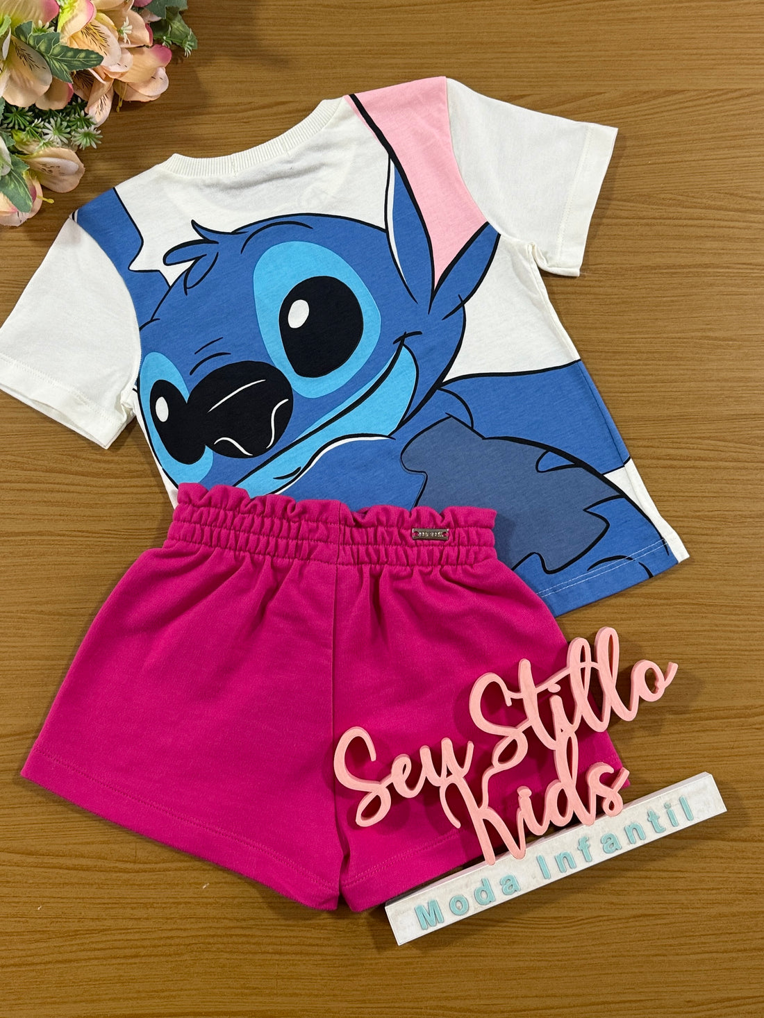 Conjunto Infantil Momi Verão Shorts Rosa Blusa Stitch Disney