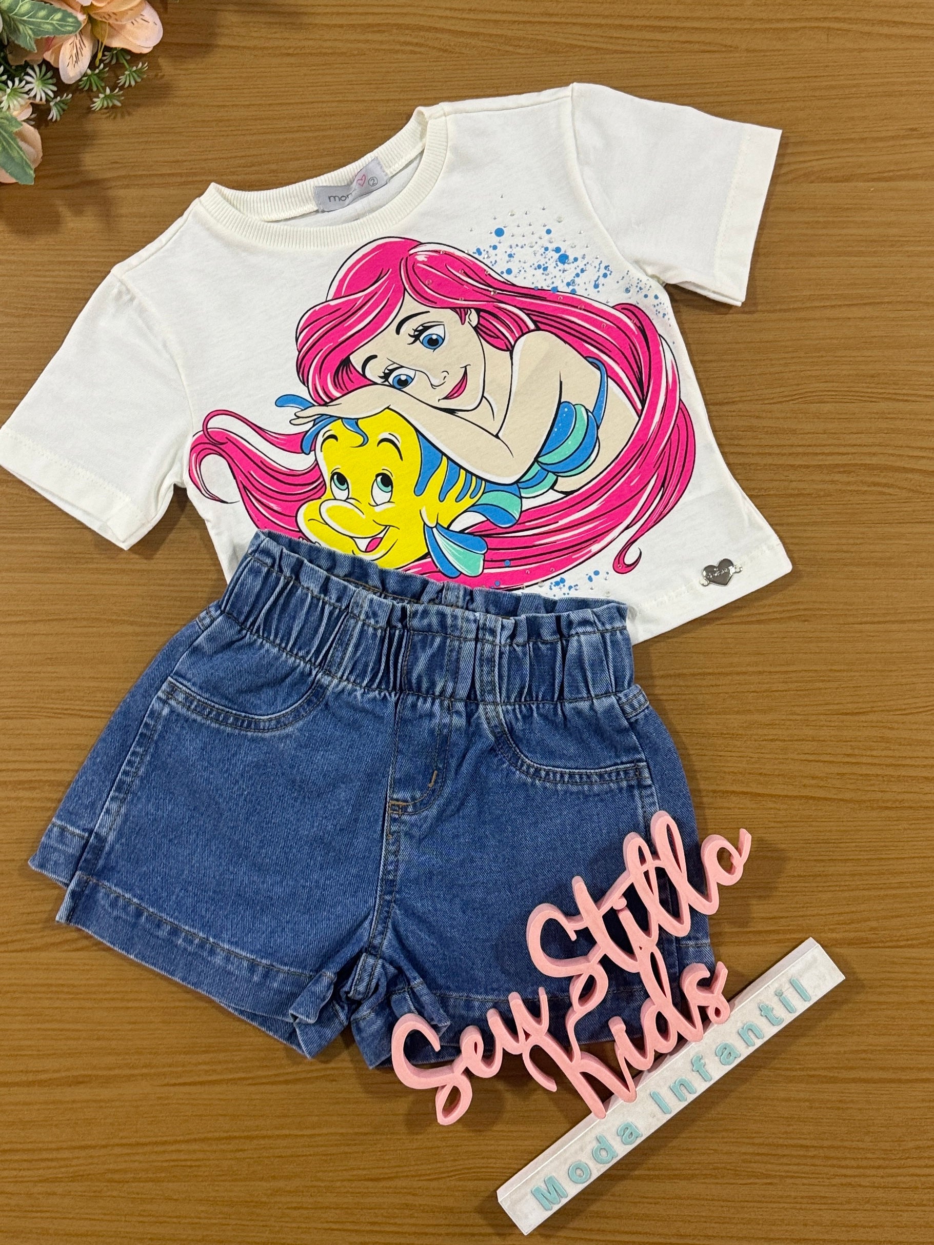 Conjunto Infantil Momi Verão Shorts Jeans e Blusa Pequena Sereia Disney