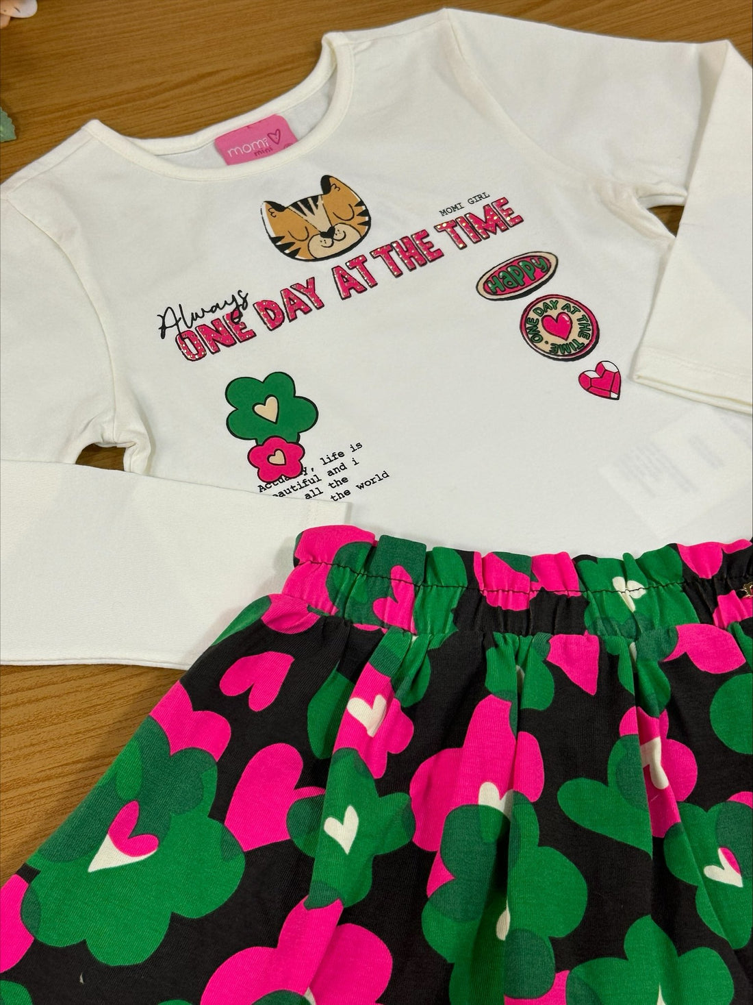 Conjunto Infantil Momi Inverno Saia Flores e Blusa Happy
