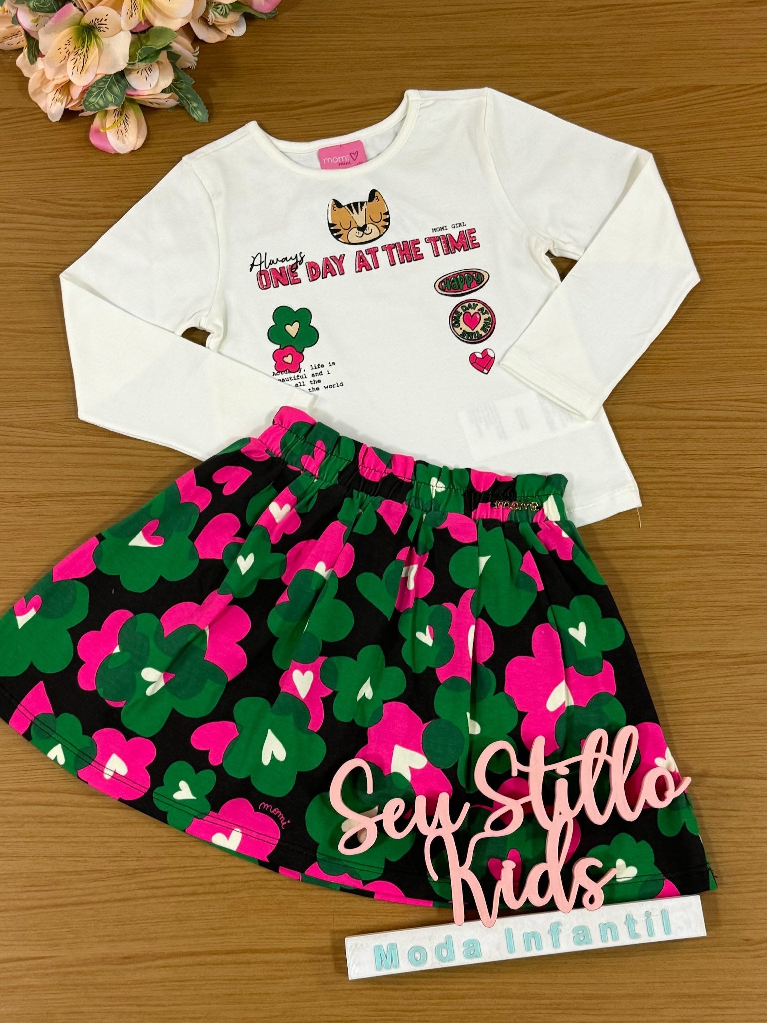 Conjunto Infantil Momi Inverno Saia Flores e Blusa Happy