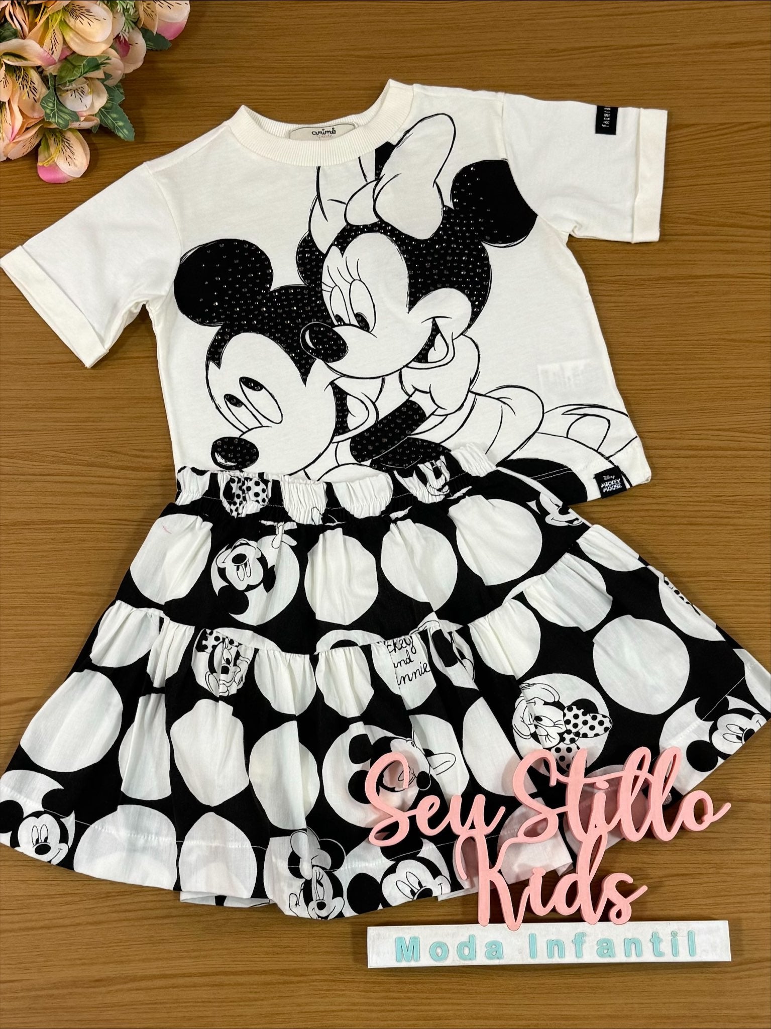 Conjunto Infantil Animê Inverno Saia e Blusa Manga Curta Mickey e Minnie