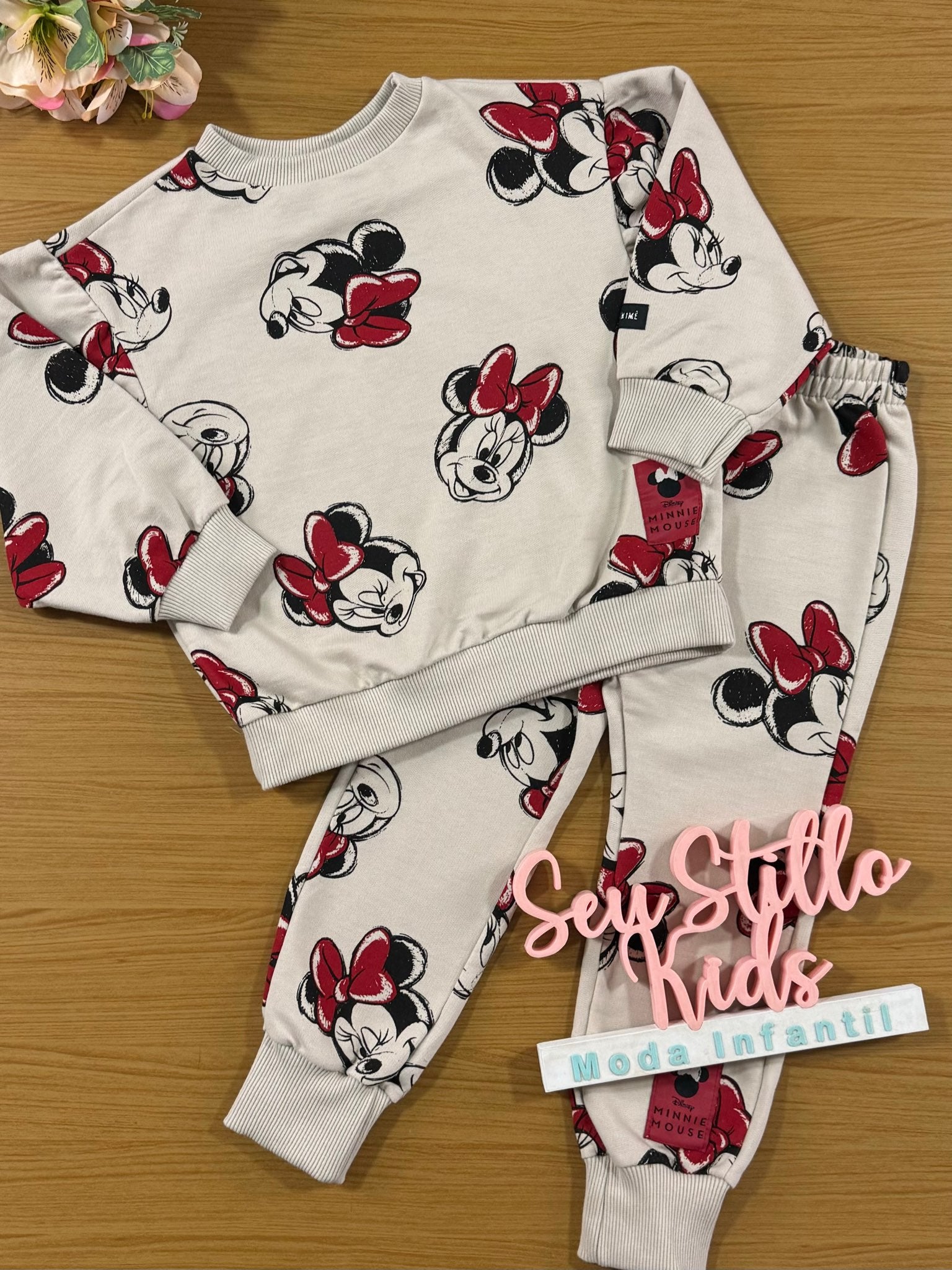 Conjunto Infantil Animê Inverno Calça Bege e Moletom Sem Flanela Minnie Disney